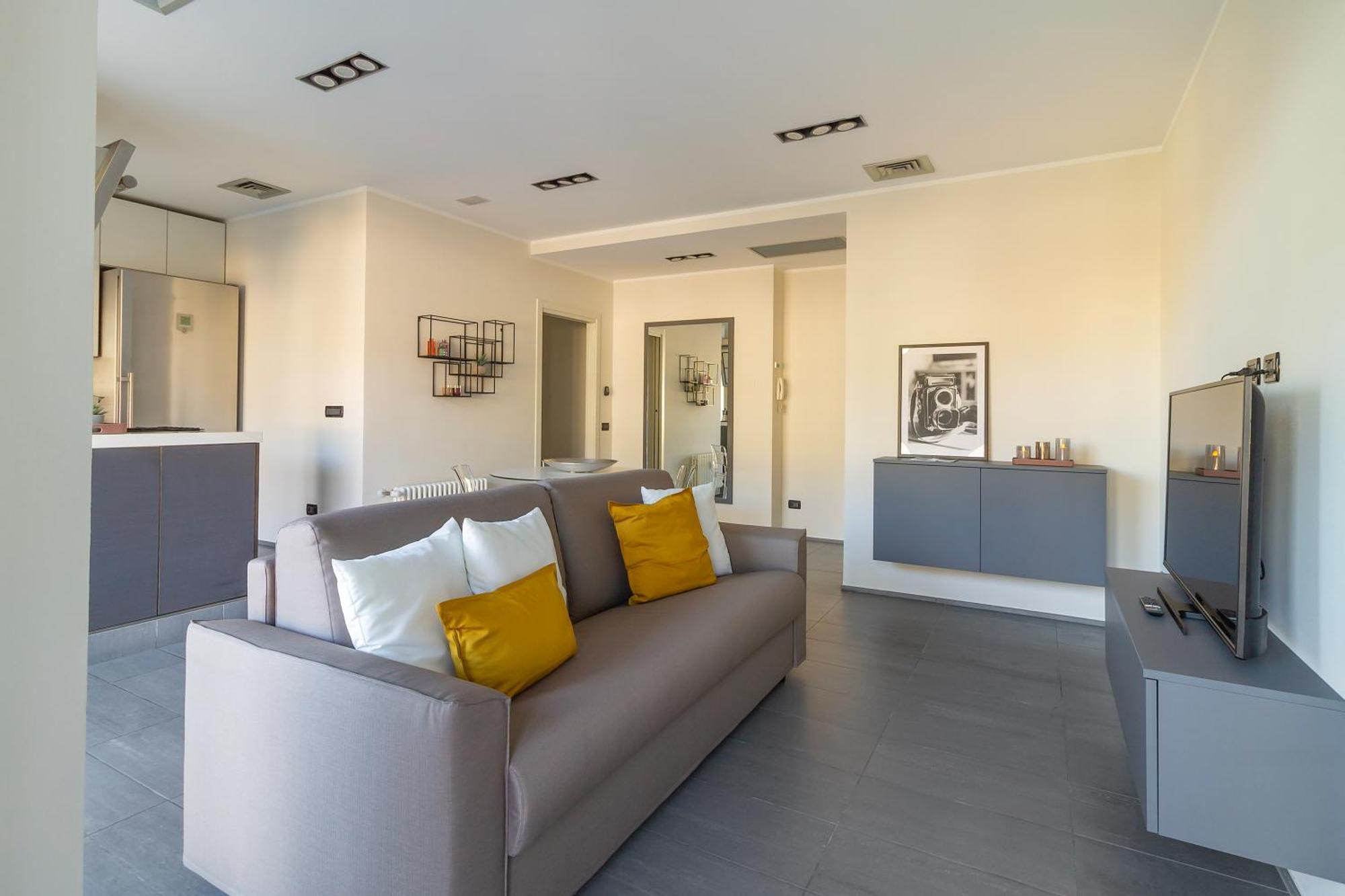 Cathedral View Trilocale Apartment Como Bagian luar foto